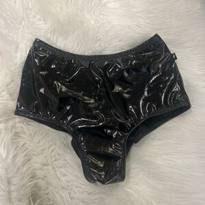 Cleo the Hurricane scrunch butt pole bottoms